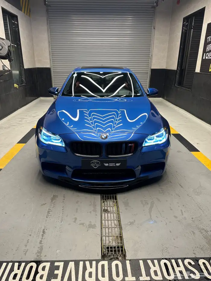 BMW M5 10