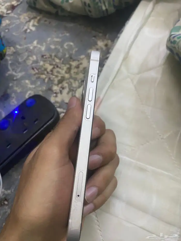 ايفون 13 4
