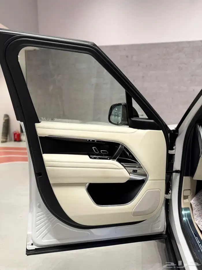 رينج روفر HSE P400 3