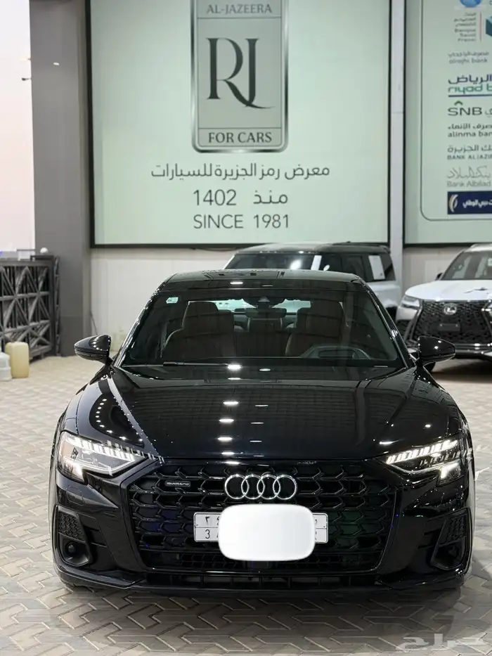 اودي A8 ساماكو 2022 لون اسود 4