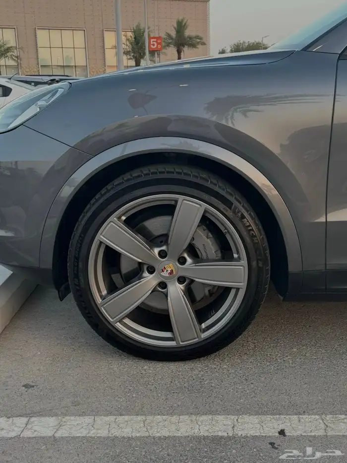2022 Porsche Cayenne S 9