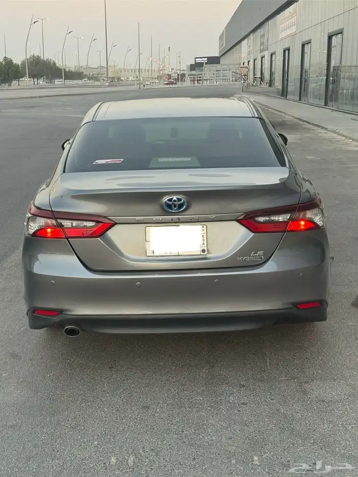 Toyota camry LE hybrid 3