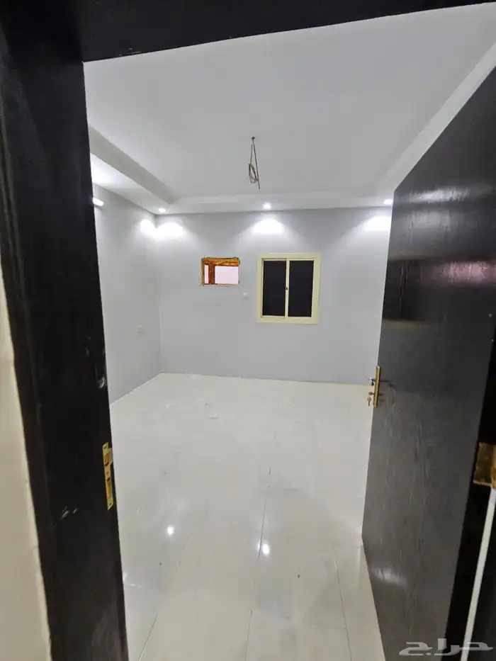 عمارة للبيع بمخطط شاطئ1 مكونة من دورين وملحق 4