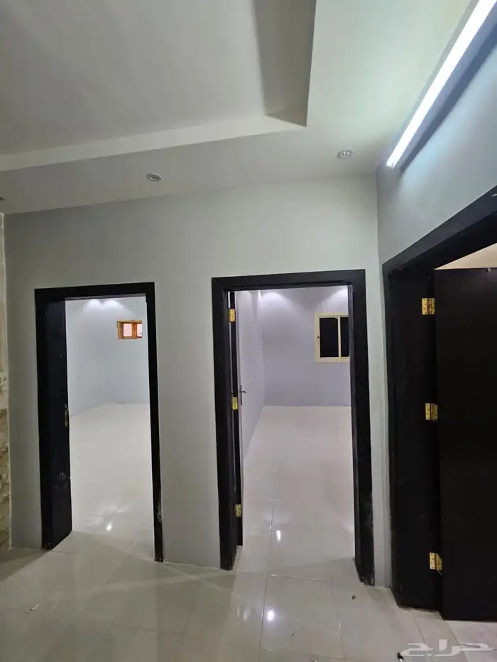 عمارة للبيع بمخطط شاطئ1 مكونة من دورين وملحق 5