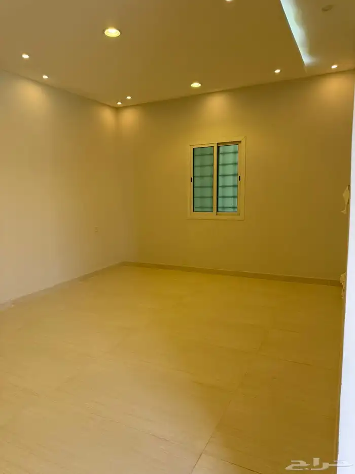 فله في العارض دور ونص وشقتين للبيع 10