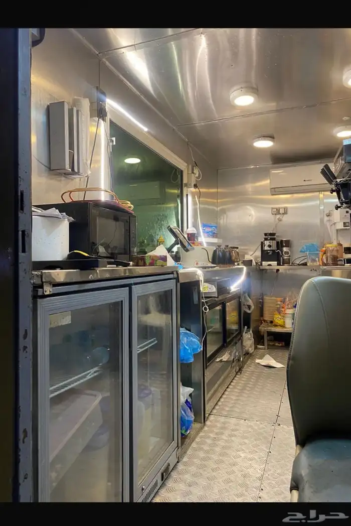 يوجد لدي فود ترك كامل للإيجار الشهري 13