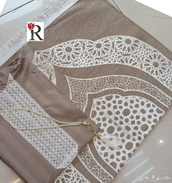 طقم سجاد وشرشف صلاه 16