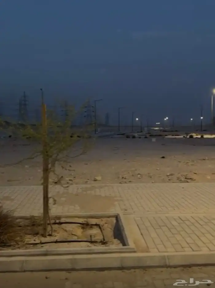 للبيع ارض سكنية في مخطط السحاب م300 شارع20 5