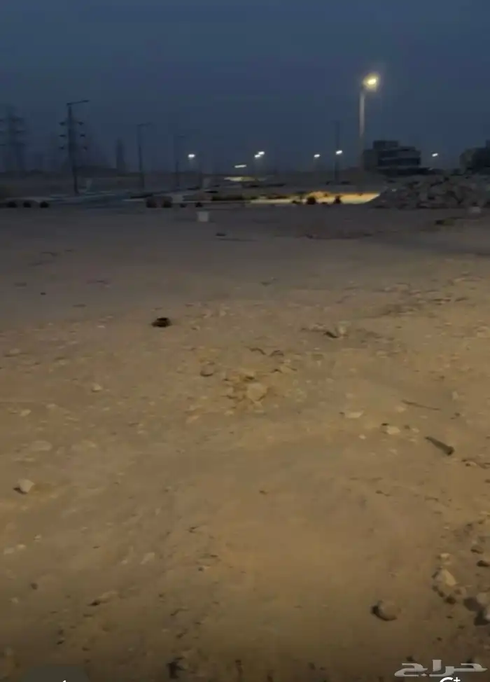 للبيع ارض سكنية في مخطط السحاب م300 شارع20 3