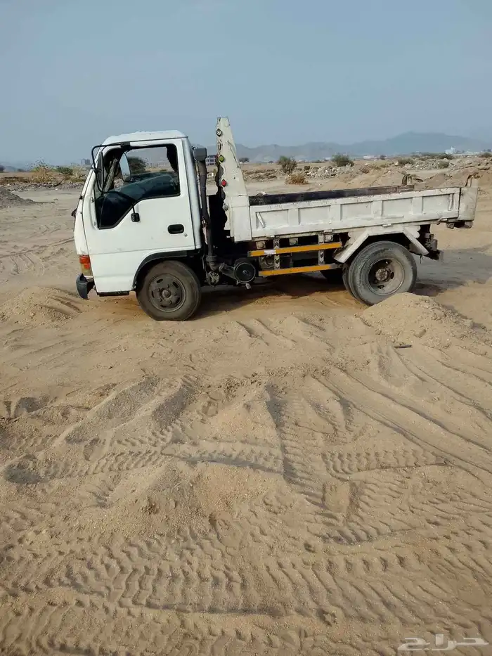 قلاب لنقل البطحاء والاسمنت ومخلفات البناء الدمار 3