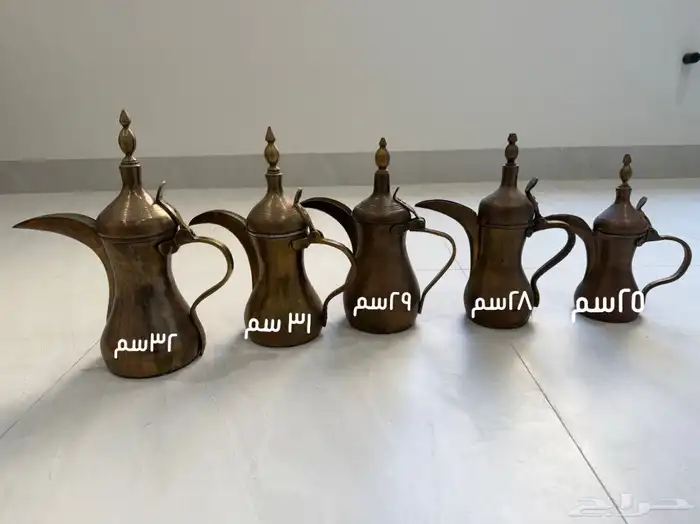 دلال واباريق وسكريات وديكورات للمشب 1