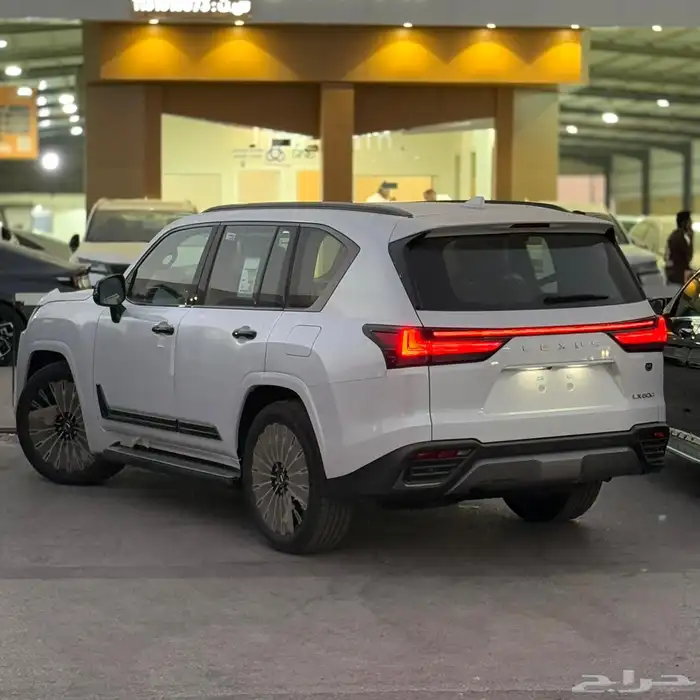 لكزس LX600 VIP موديل 2025 عرض دفعتين 0 فائدة 3