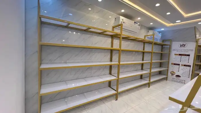 للبيع اغراض محل حلويات 5