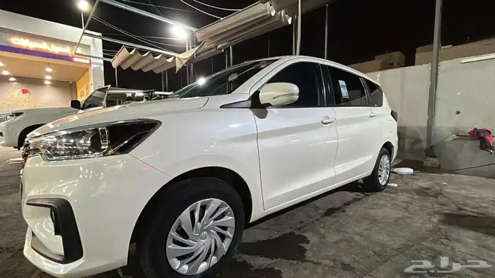 سوزوكي أرتيجا 2023 ابيض 15