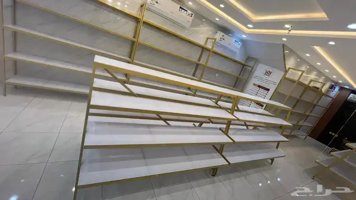 للبيع اغراض محل حلويات 6