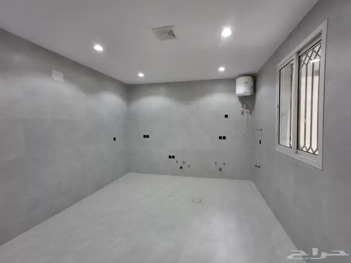 للبيع فيلا فاخرة بتصميم راقي في العزيزية أحد رفيدة 8