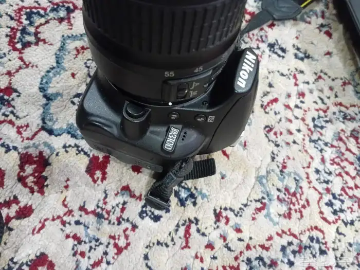 نيكون دي 3100 كاميرا احترافية. 14.2 ميجابيكسل 18 مم - 55 5