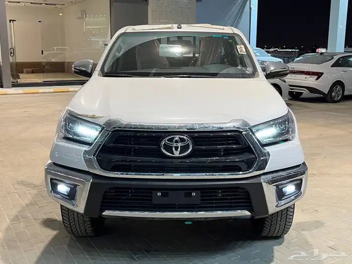 هايلوكس بنزين دبل S_ GLX موديل 2025 0