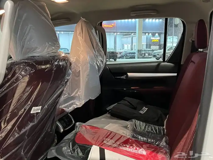 هايلوكس بنزين دبل S_ GLX موديل 2025 6