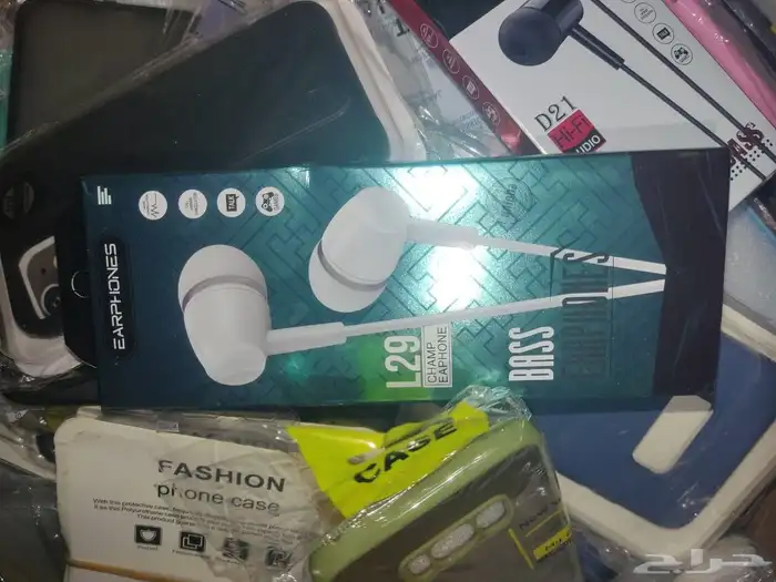 سماعات ووصلات شاحن بيع جمله يوجد كميه 1