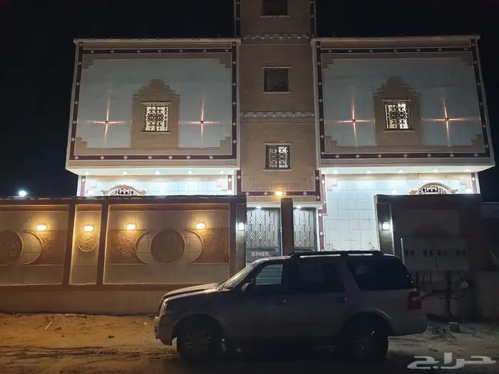 عمارة للبيع بمخطط شاطئ1 مكونة من دورين وملحق 0