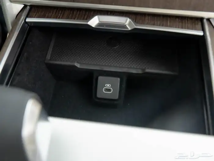 2025 Land Rover Range Rover AWD 4D Sport فل موصفات 4