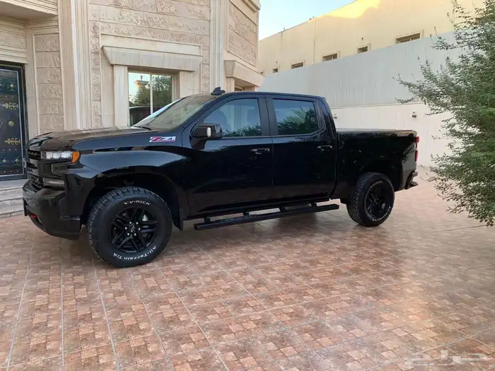 للبيع سلفرادوا 2021 Z71 غمارتين ( TRAIL BOSS ) 2