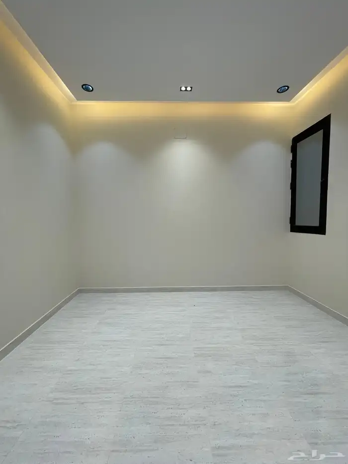 للبيع دور ارضى بحوش وبايكة سياره طريق ابها الخميس مقابل ضمك 10