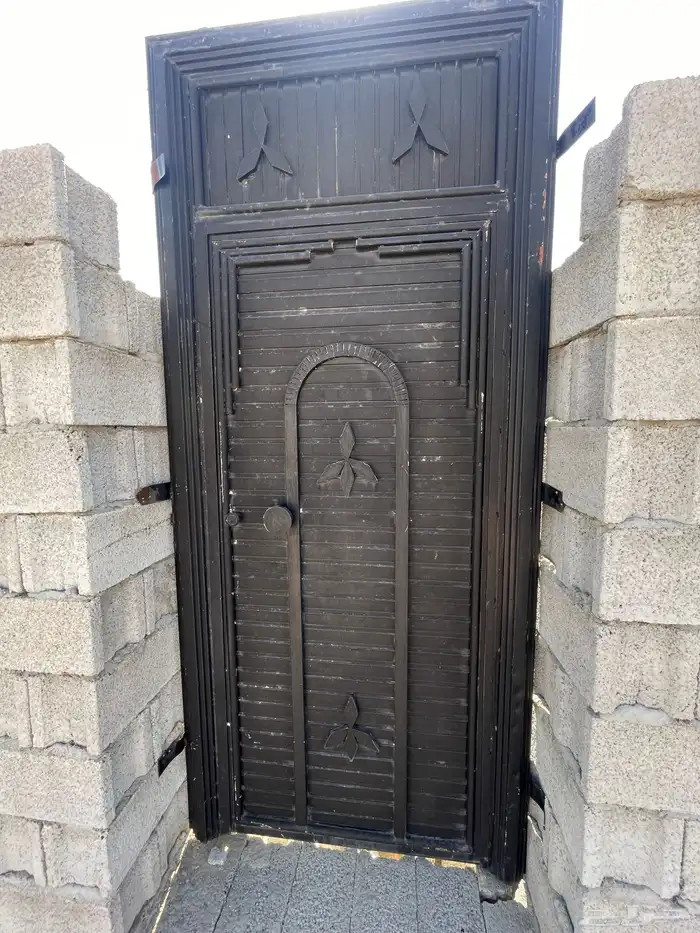 ارض للبيع حوش مع خزان و2 بوابة 1