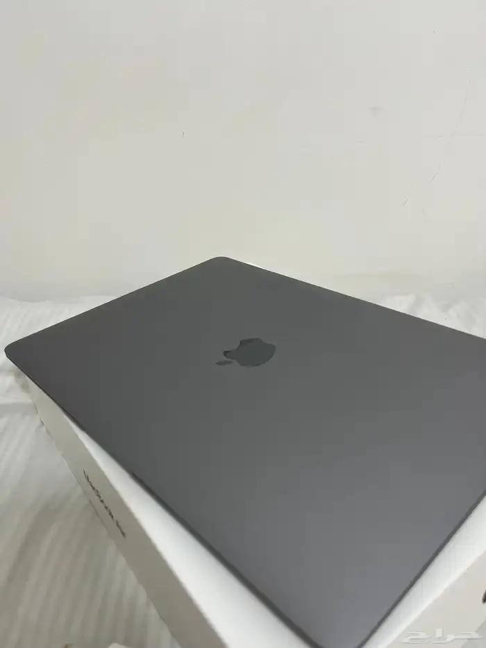 لابتوب ماك بوك اللون رمادي فلكي للبيع 4
