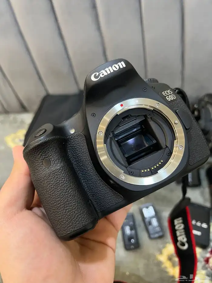 كاميرا كانون 60D مع معدات تصوير بسعر مناسب 1