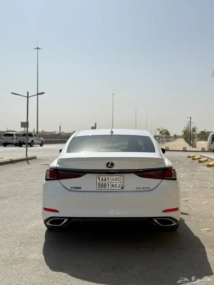 لكزس es 350 مديل 2020 29