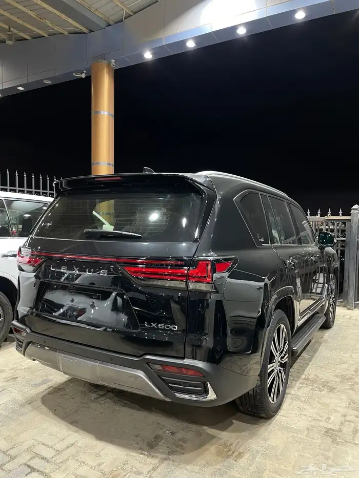 للبيع لكزس LX600 بي بي 2025 فل كامل عبداللطيف عداد 4 الاف 5