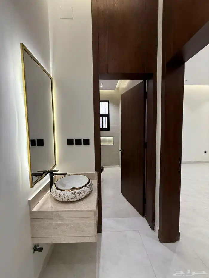 للبيع روف ارضي بحوش وسطح خاص المحاله ابها 690الف 20