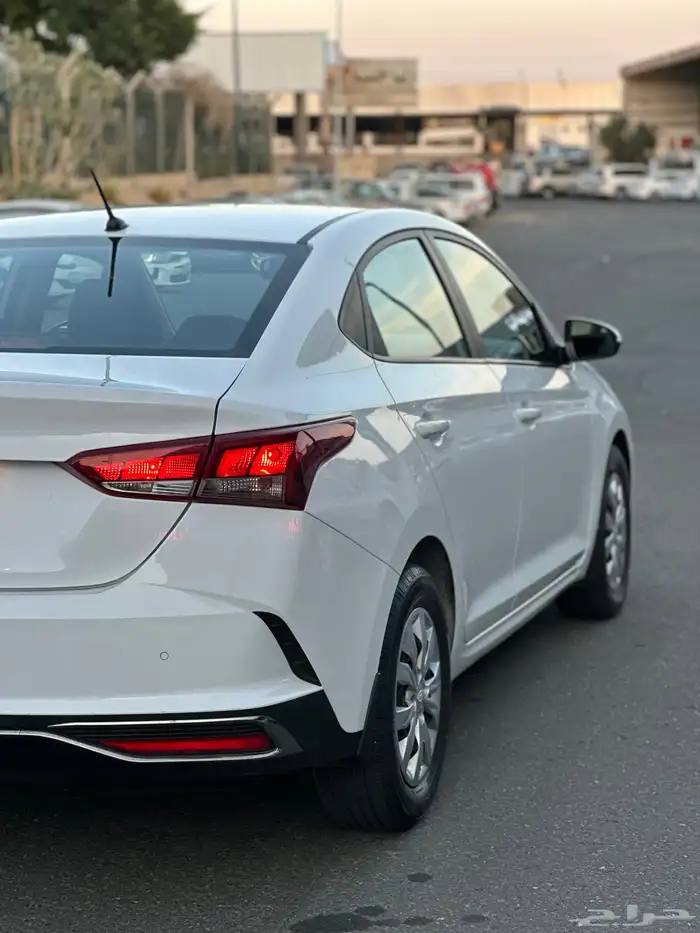 اكسنت 2023 ابيض 8