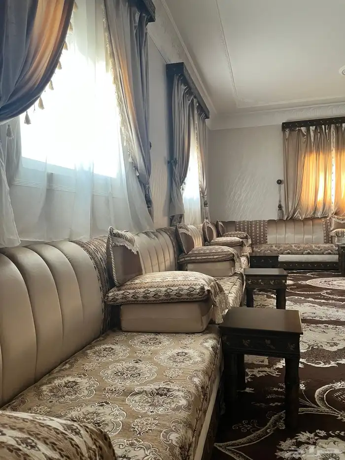 كنب مجلس رجال مع طاولاته وزوايته لسوم 3