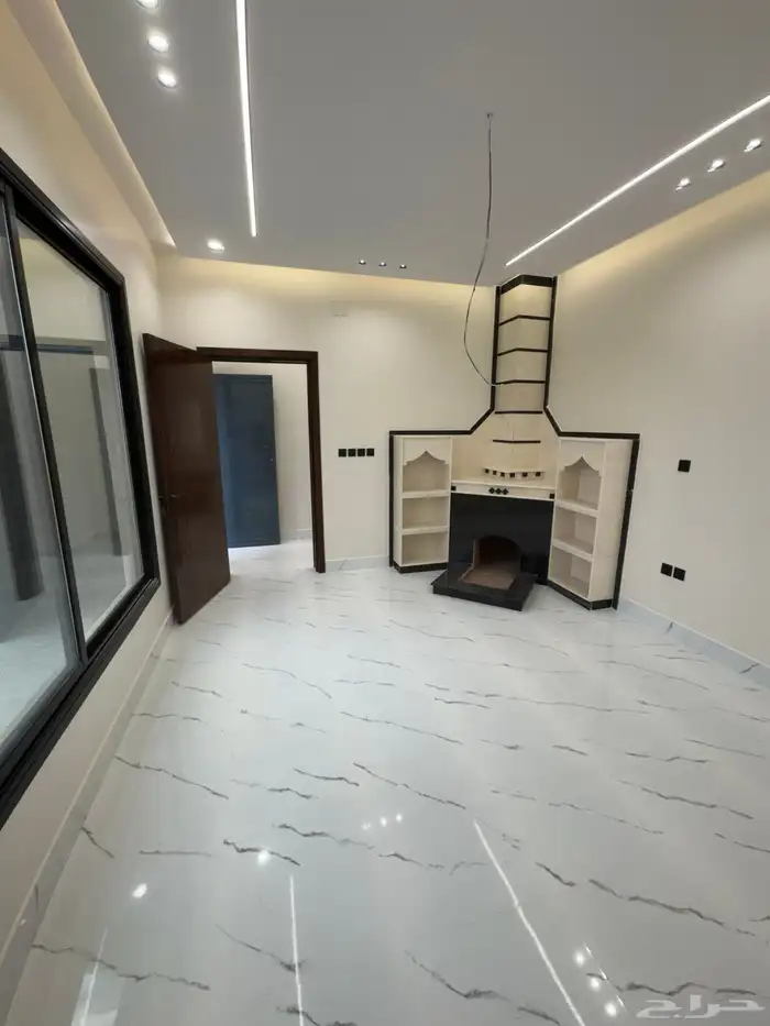 للبيع بالمحاله روف علوي دور ثاني مع ملحق تشطيب vip 30