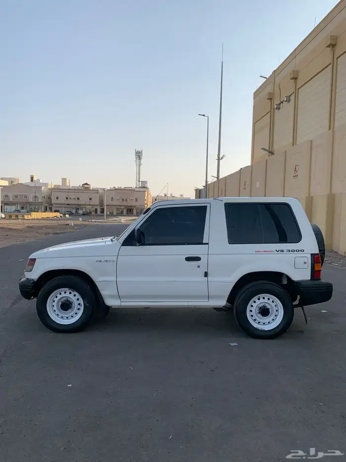 باجيرو 2000 3