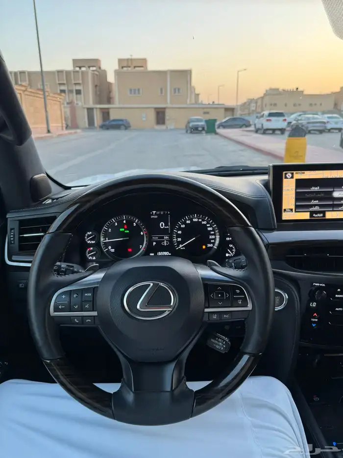 لكزس 2016 LX570 فل كامل 14