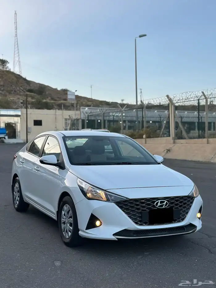 اكسنت 2023 ابيض 3