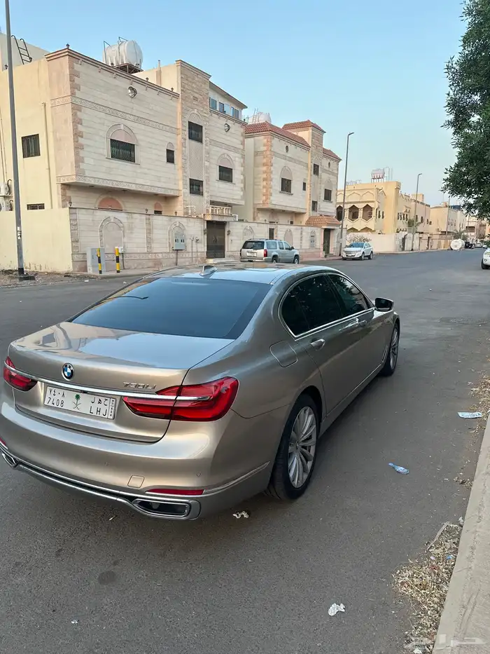بي ام دبليو 730Li BMW فئة البزنس 8