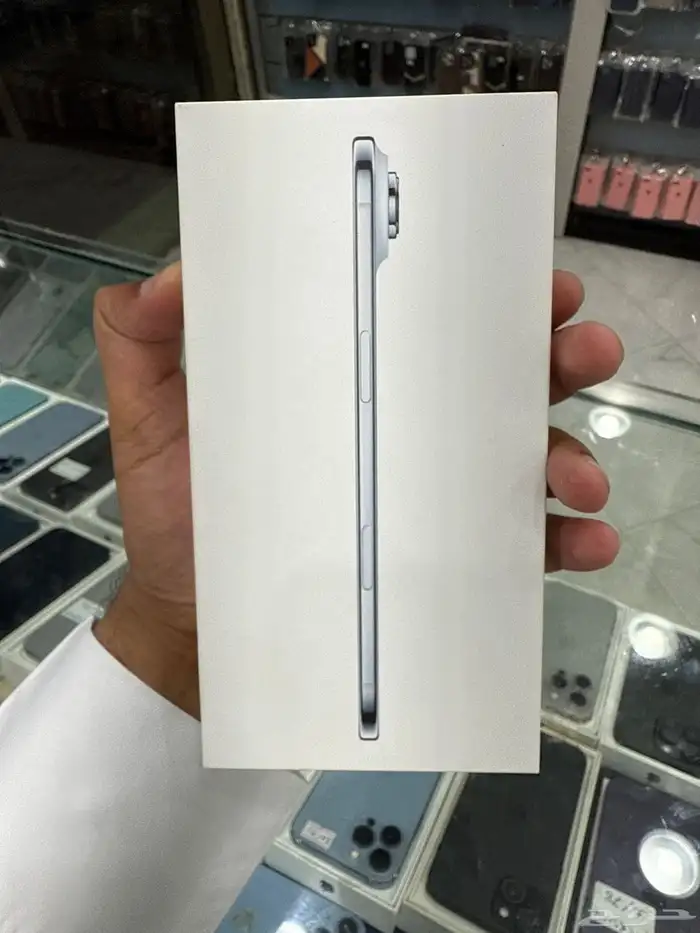 ايفون 17 air ذاكره 256 جديد لون ازرق 0