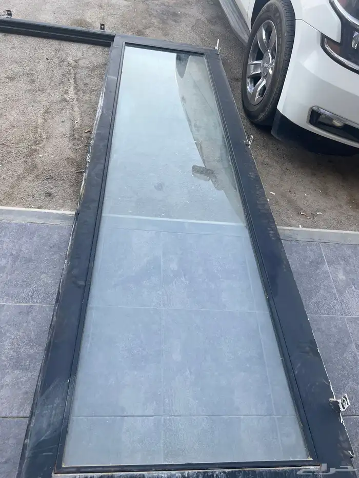 باب حديد طول ثلاثه متر وخمسين والعرض ثلاث متر وتسعين 4 قطع 1