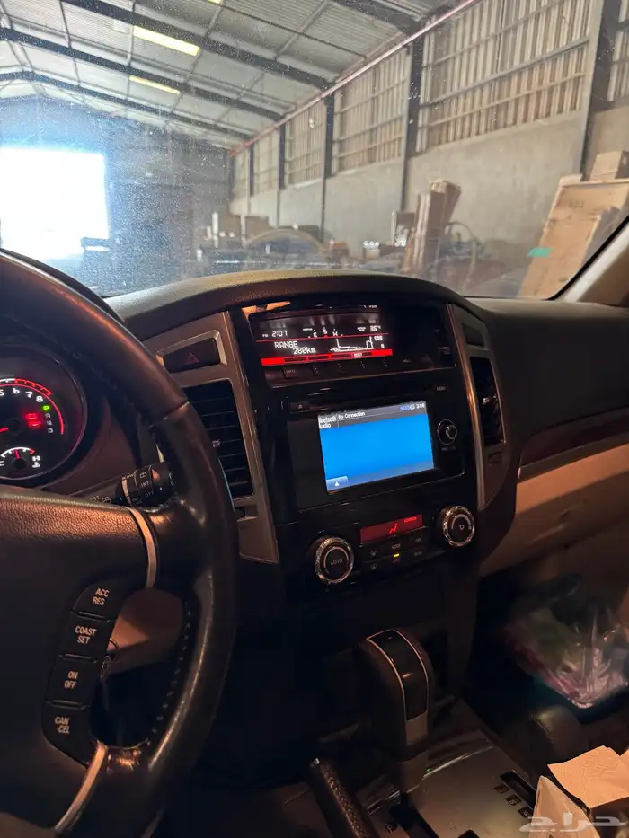 Mitsubishi Pajero V6 3.6L GLS 8