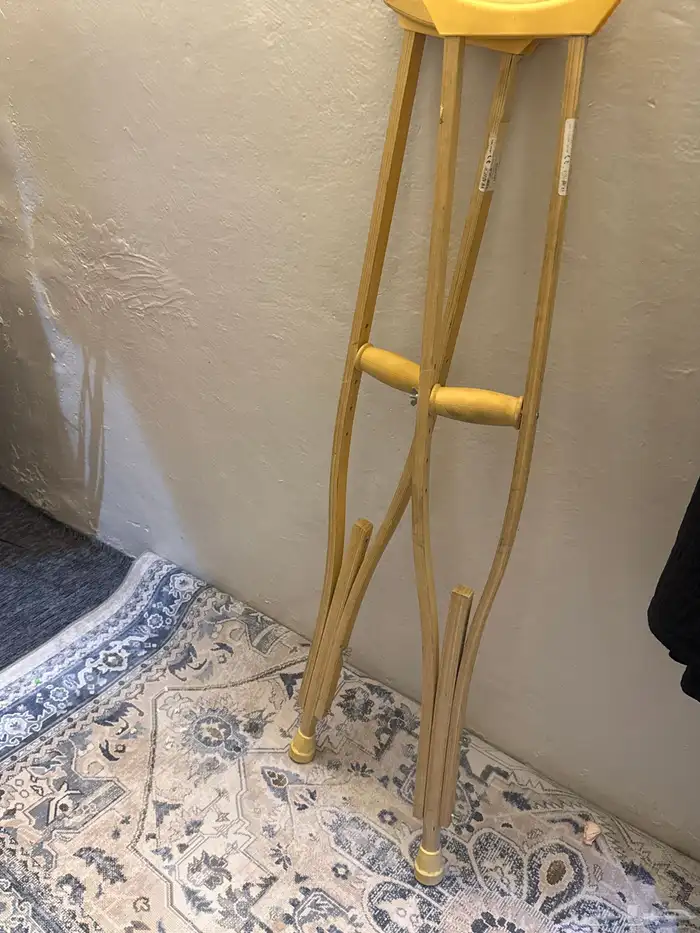 عكاز لوجه الله 0