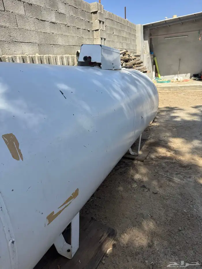 خزان غاز مقاس (4000) لتر تاريخه 2020 مع منظمة احمر ضغط عالي 3