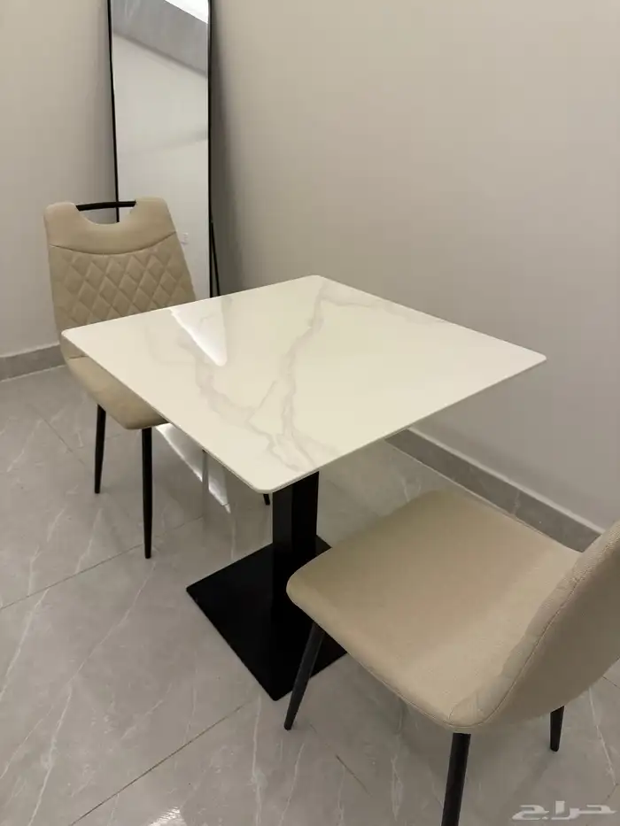 طاولة طعام 0