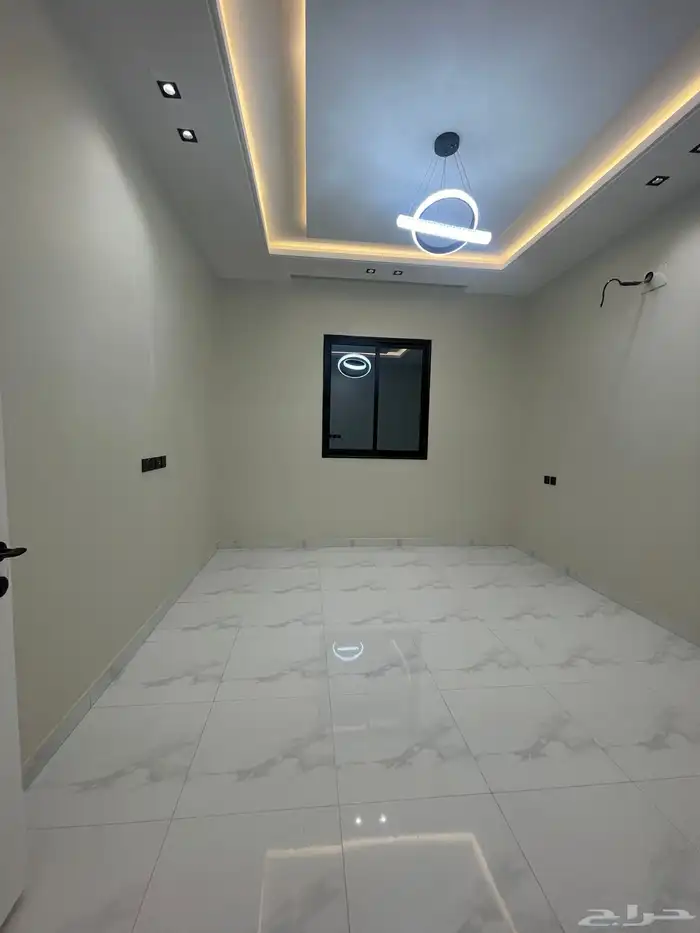 للبيع شقه علويه بسطح ومصعد من 480 الف ابها حى البديع 8