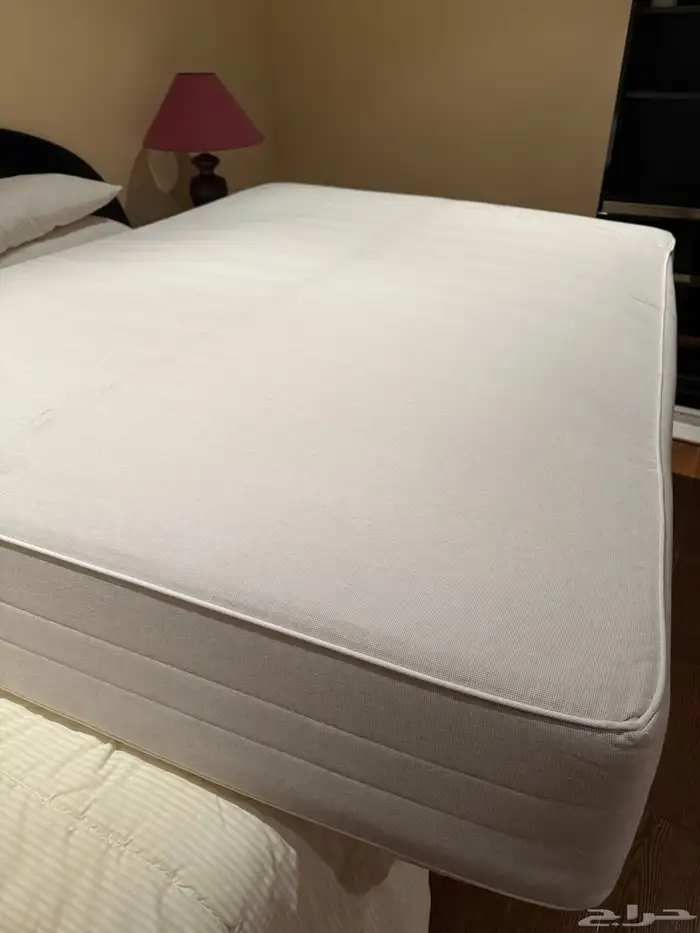 سرير كبير بحاله ممتازه.Queen Bed Beauty Sleep 6