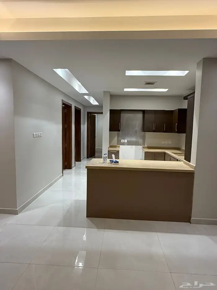 دور العارض بمدخل سياره 8